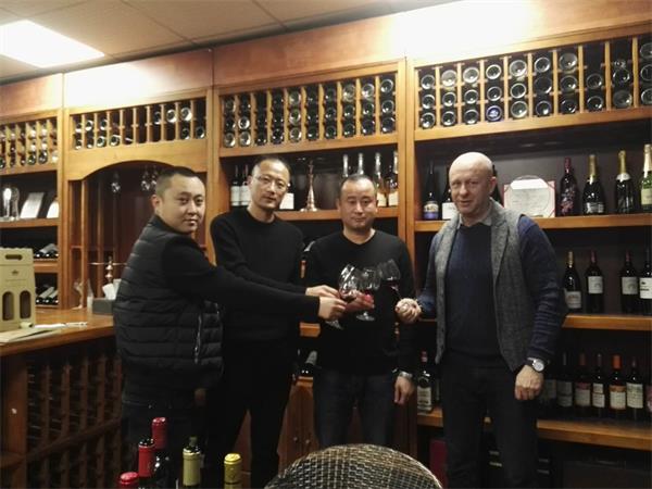 山东青岛客户前来91视频APP在线观看总部考察91视频污APP破解版下载